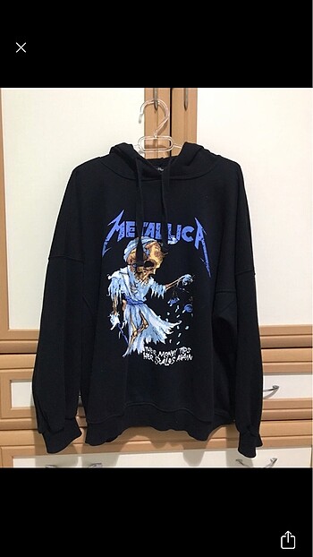 metallica sweatshirt