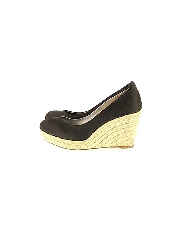 Zara Dolgu Topuk %70 İndirimli.