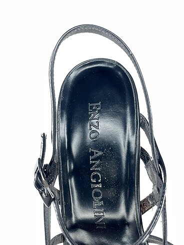 37,5 Beden siyah Renk Enzo Angiolini Sandalet %70 İndirimli.