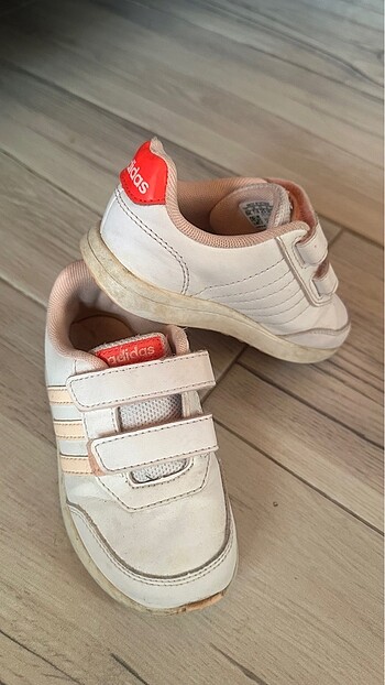 Orijinal Adidas