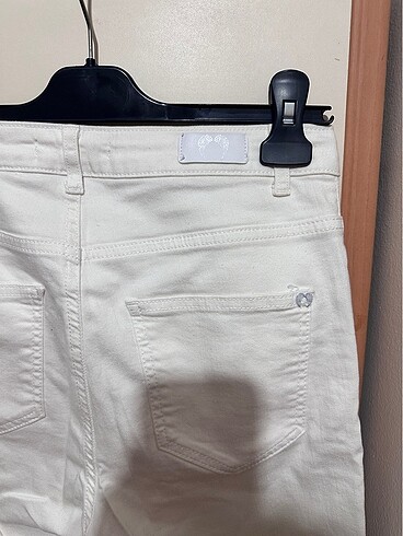 26 Beden Koton beyaz kot pantolon (Fahriye Evcen koleksiyonundan)