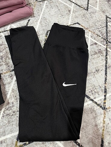Diğer Siyah fitilli nike pro tayt