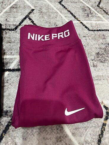 Pembe nike pro tayt