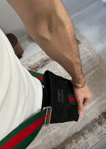 Beden Gucci Orijinal Siyah Baskılı Omuz Çantası GG Kanvas