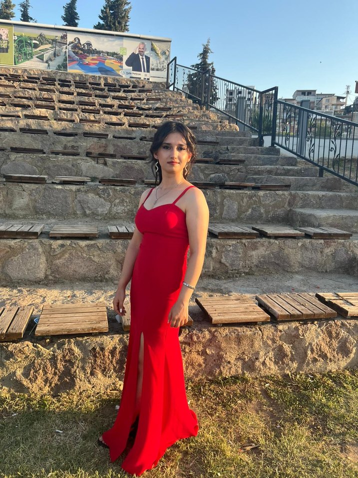 Uzun Kırmızı Drapeli V Yaka Abiye Elbise - Görsel 2