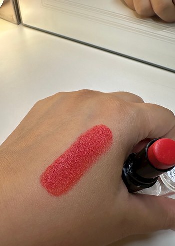  Beden kırmızı Renk Wet n Wild Coral-ine Ruj