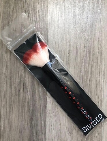 H&M Kalpli Makyaj Fırçası
