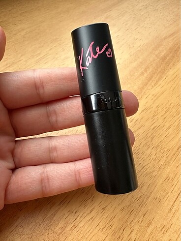 Rimmel Kate Moss Ruj (No:19)