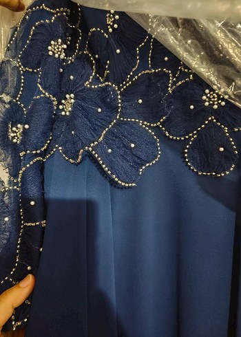 Uzun Kollu Nakışlı Lacivert Abiye Elbise - Görsel 4