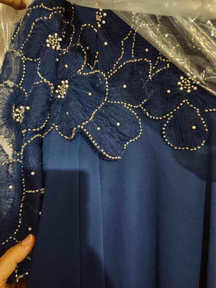 Uzun Kollu Nakışlı Lacivert Abiye Elbise - Görsel 4