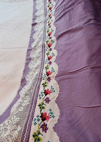 Nakışlı Beyaz Yatak Örtüsü - Görsel 3