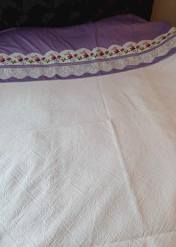 Nakışlı Beyaz Yatak Örtüsü - Görsel 6