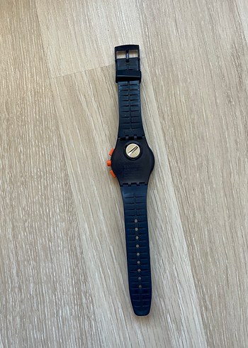 Swatch Lacivert turuncu detaylı erkek saati