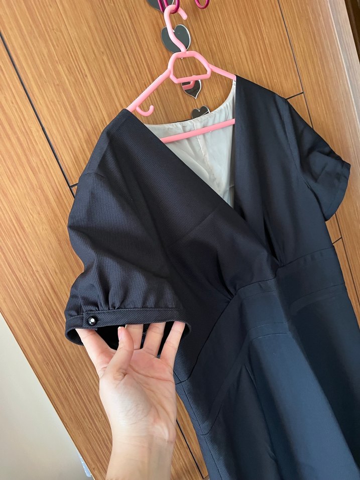 Siyah V Yakalı Elbise - Görsel 2