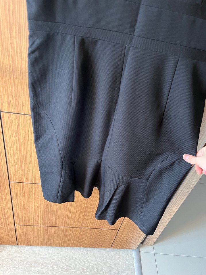 Siyah V Yakalı Elbise - Görsel 4