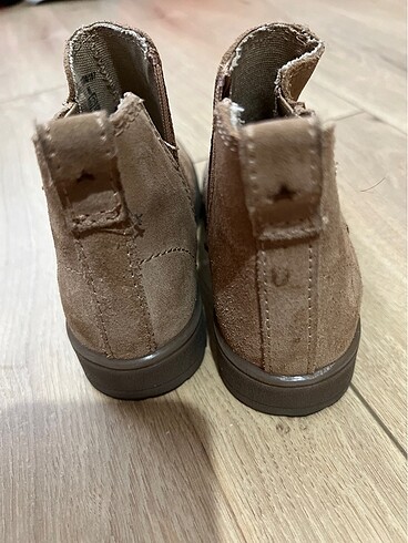 25 Beden Zara bot