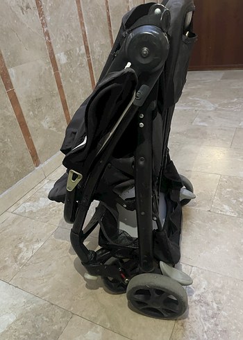 Siyah Bebek Arabası - Konforlu ve Pratik - Görsel 8