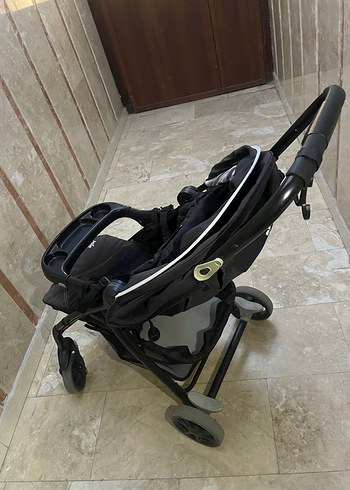 Siyah Bebek Arabası - Konforlu ve Pratik - Görsel 5