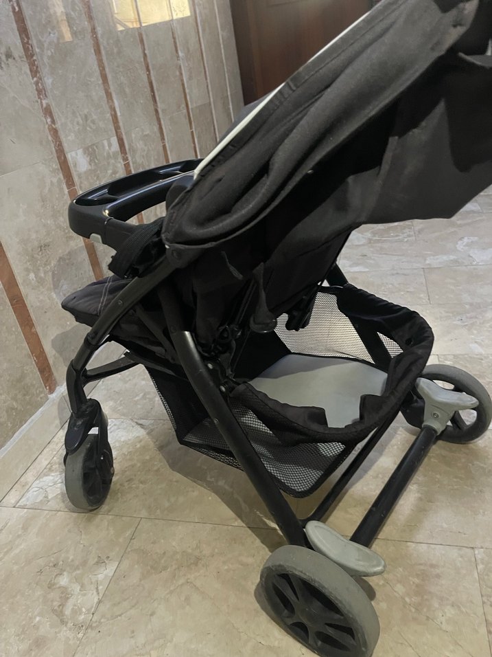 Siyah Bebek Arabası - Konforlu ve Pratik - Görsel 3