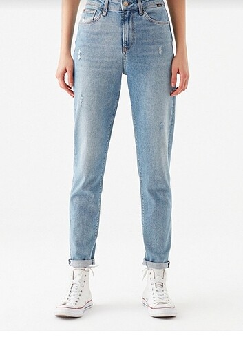 Mavi jeans cindy mom model 