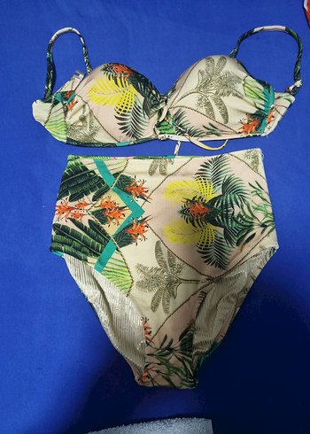 Çiçek Desenli i Bikini Takımı