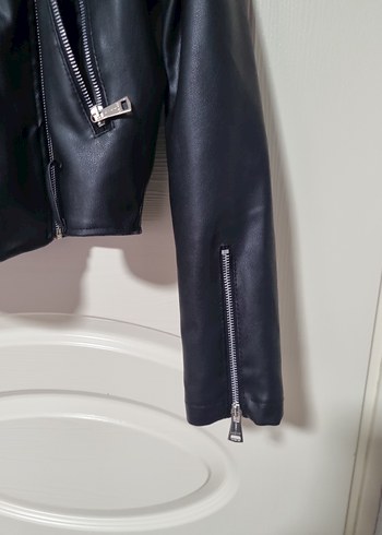 Deri Siyah Biker Ceket, Kısa ve Fermuarlı - Görsel 2
