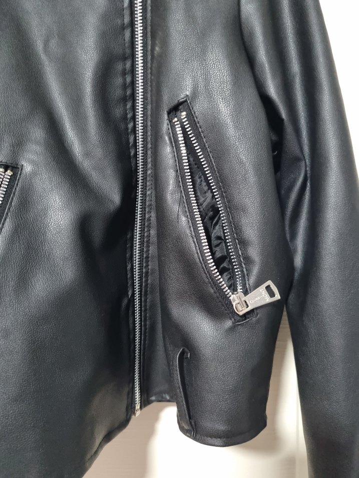 Deri Siyah Biker Ceket, Kısa ve Fermuarlı - Görsel 4