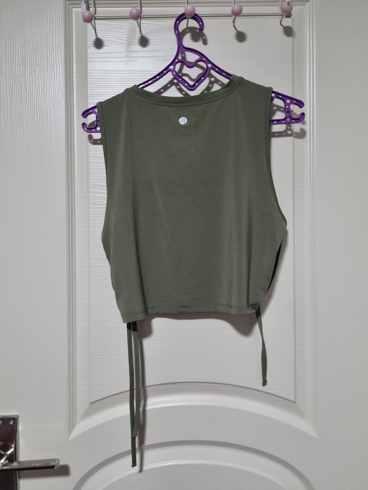 Kadın Haki Spor Atlet Crop Üst - Görsel 3