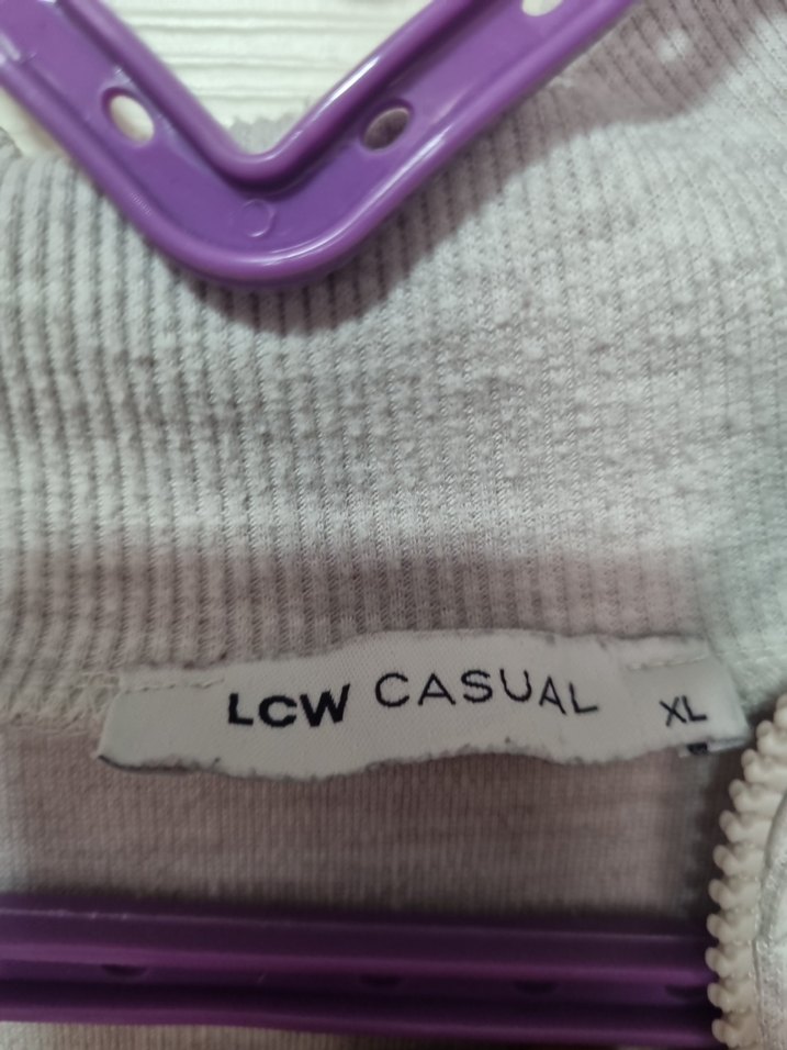 Gri Boğazlı Kadın Triko - Görsel 3