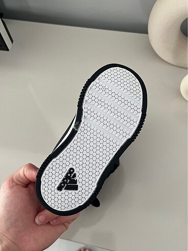 26 Beden Adidas çocuk ayakkabı