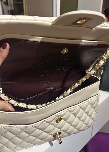 Zincir Detaylı Beyaz Deri Kadın Çanta - Görsel 3