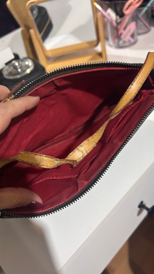 Kahverengi Deri Fermuarlı Kadın Çantası - Görsel 3