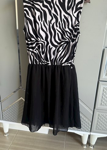 Zebra Desenli Pilili Midi Elbise - Görsel 4