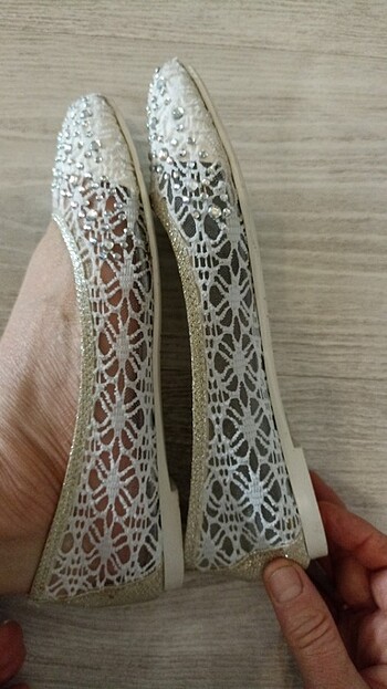 beyaz taşlı babet delik yırtık yok
