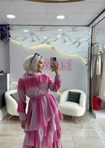 Pembe Uzun Kat Katlı Fırfırlı Elbise