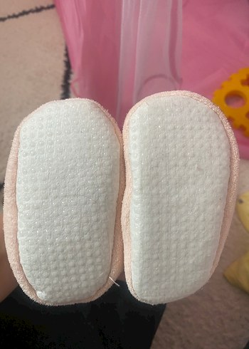 Kız Çocuk Pembe Kürklü Nakışlı Ev Terliği - Görsel 2