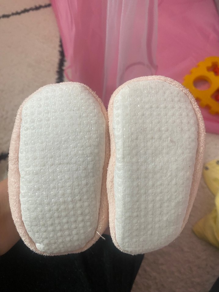 Kız Çocuk Pembe Kürklü Nakışlı Ev Terliği - Görsel 2