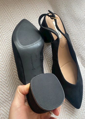 Siyah Süet Tokalı Kadın Topuklu Ayakkabı - Görsel 3