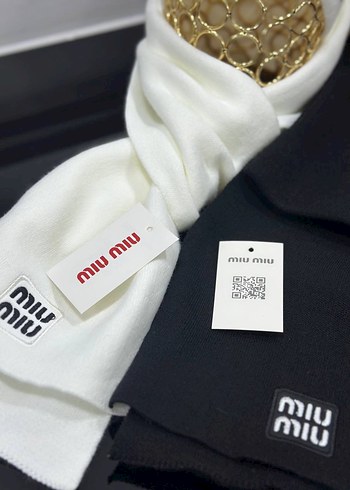 Miu Miu Beyaz ve Siyah Atkı bere set