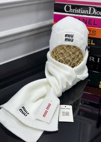 Beden Miu Miu Beyaz ve Siyah Atkı bere set