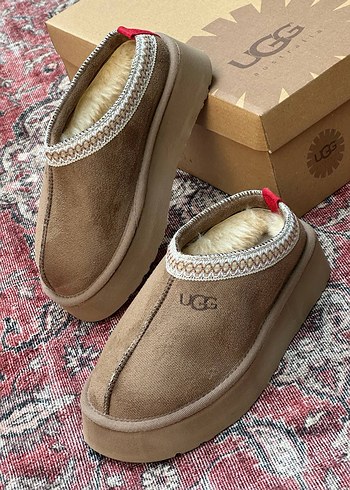 UGG Kahverengi Tüylü Dolgu Topuk