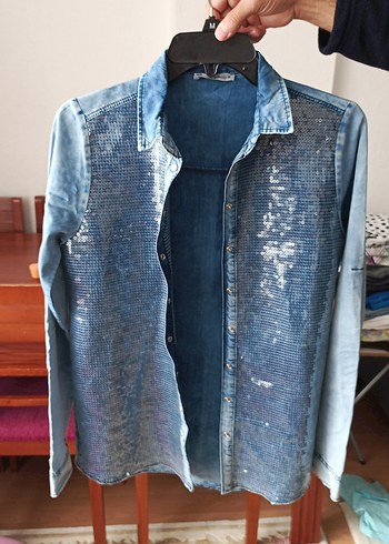 Mavi Batik Desenli Düğmeli Denim Gömlek