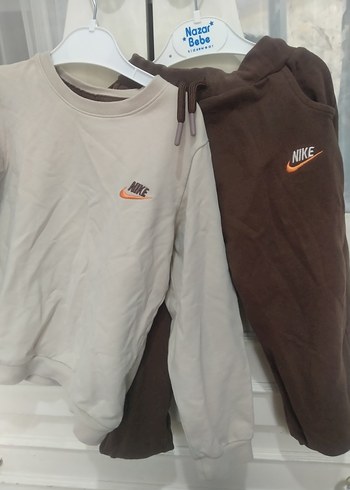 Nike Erkek Çocuk Rahat Kesim Sweatshirt ve Eşofman