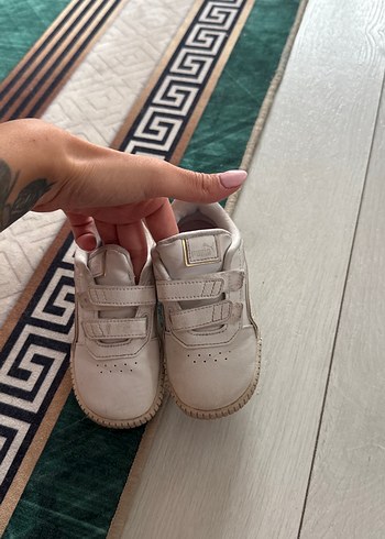 23 Beden beyaz Renk Puma 23 numara orjinal