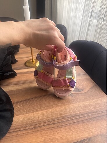 LC Waikiki Lcw 24 numara sandalet