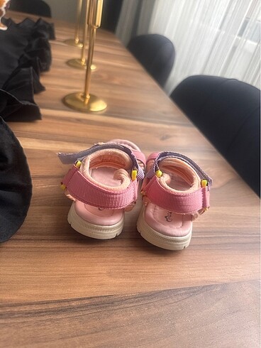 24 Beden Lcw 24 numara sandalet