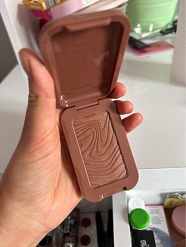  Beden Bronzer