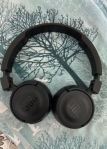 JBL kablosuz kulaklık 