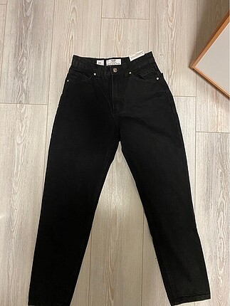 BERSHKA MOM JEAN