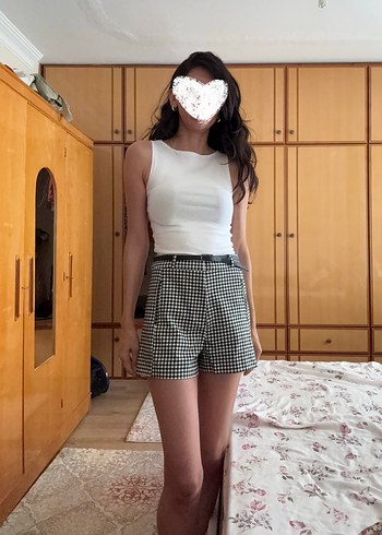 Stradivarius Tokalı Ekose Mini Şort